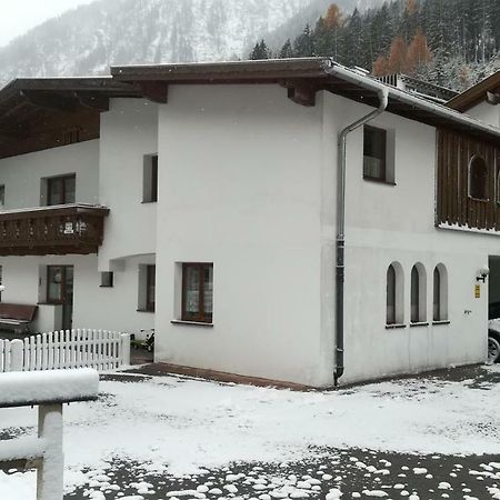 Appartamento Haus Huter Kaunertal Esterno foto