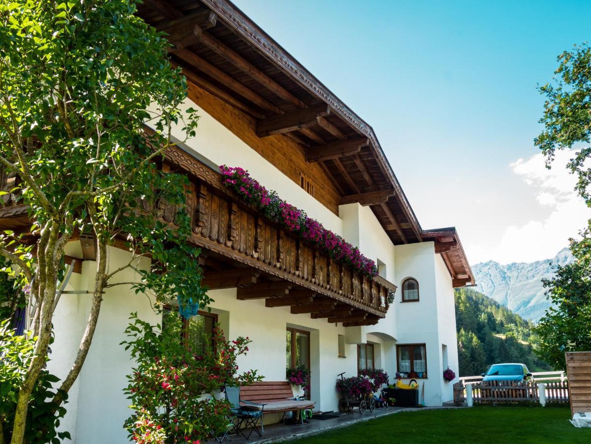 Appartamento Haus Huter Kaunertal Esterno foto