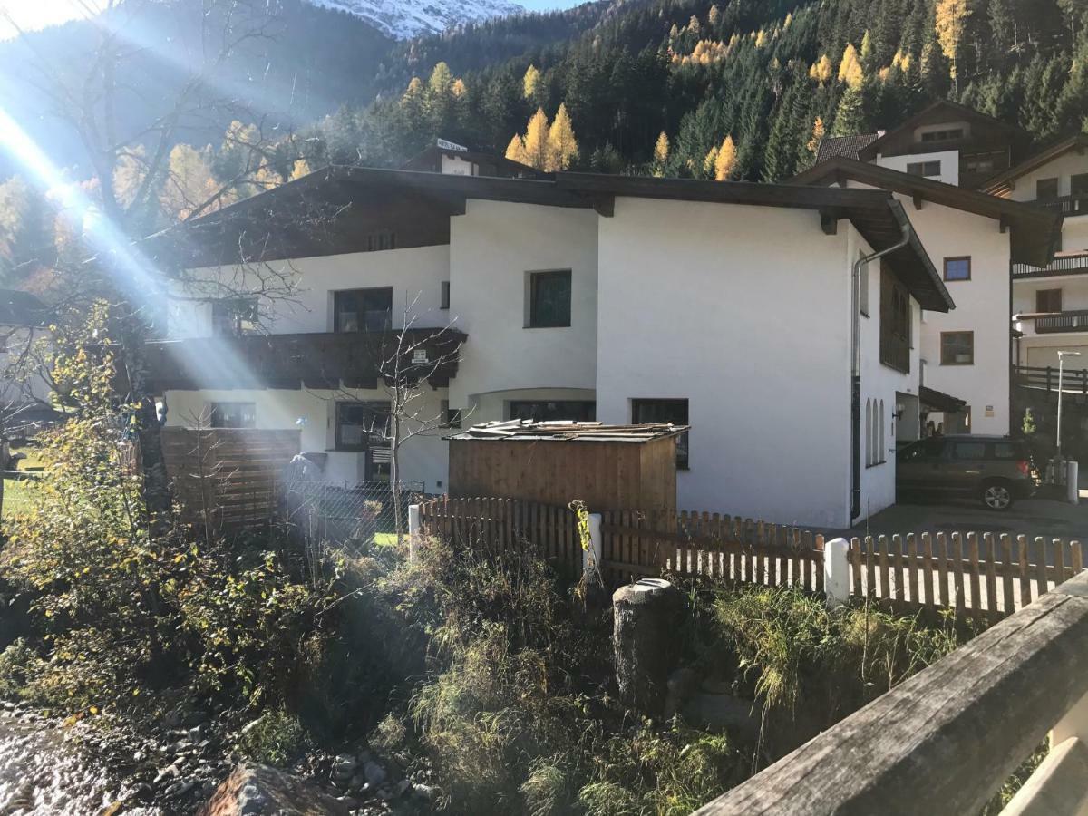 Appartamento Haus Huter Kaunertal Esterno foto