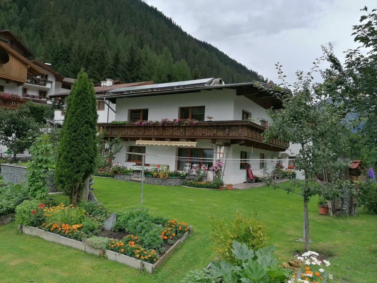 Appartamento Haus Huter Kaunertal Esterno foto